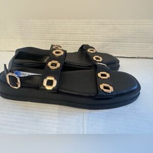 STEVE MADDEN Tenacious Flat Chunky Sandals w/ Geometric Eyelet Rivets 7.5 Black